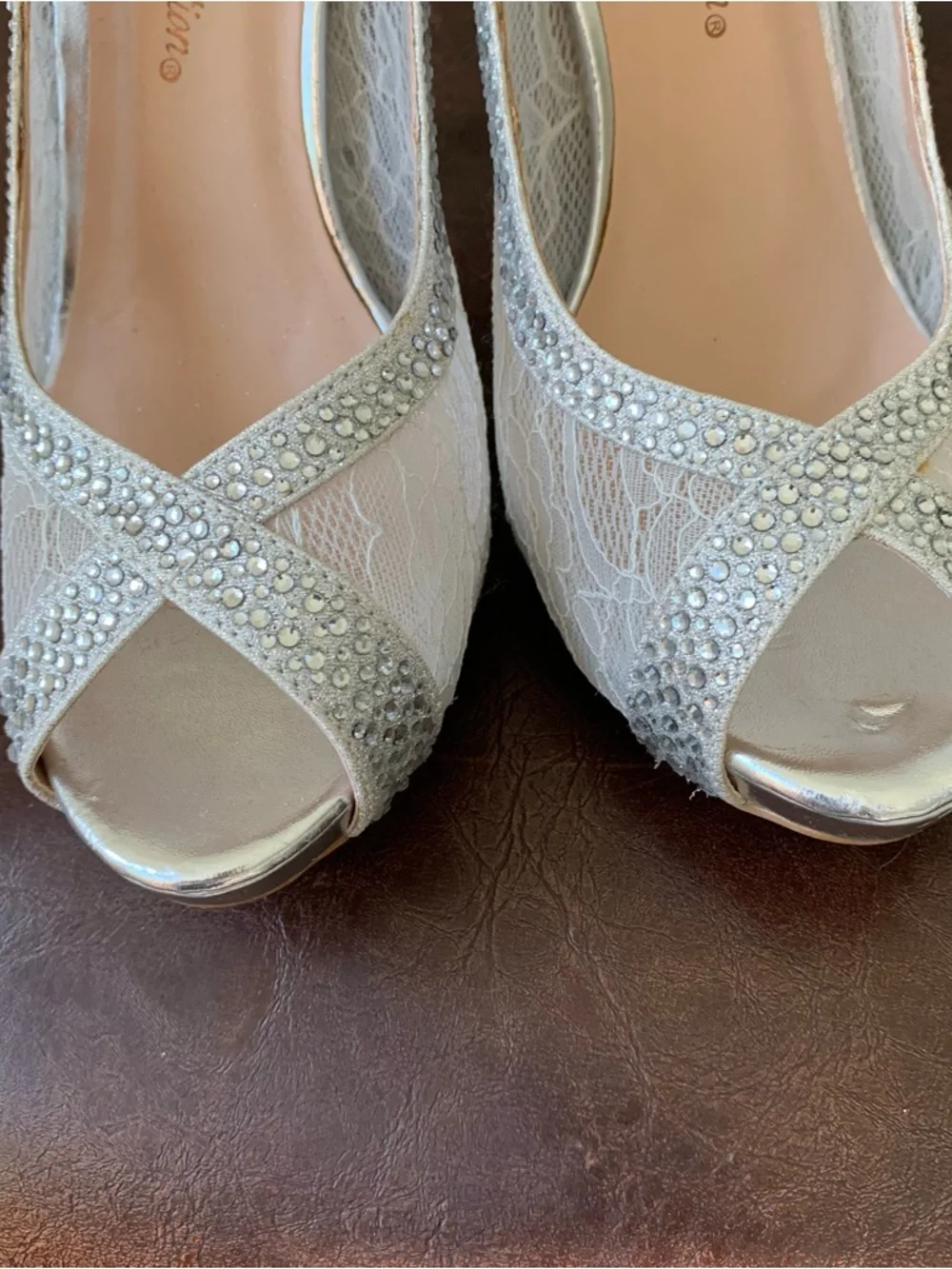 De Blossom Collection White Lace Rhinestone Peep-Toe Heels 7.5 Bride Wedding